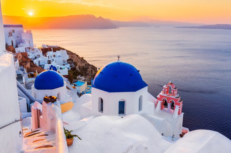 Romance in the Aegean: The Ultimate Guide to the Best Holidays in Greece for Couples